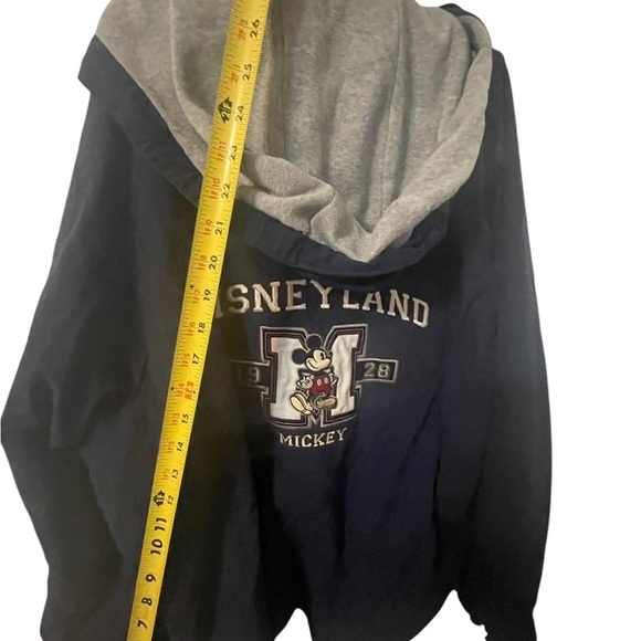 Disneyland Resort 1928 Mickey Mouse Jacket Embroidered Size large - Picture 4 of 16